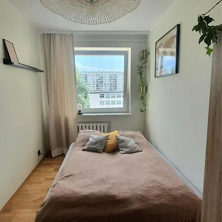 Baltic- 2 Bedrooms 10min Beach +parking Гданьск